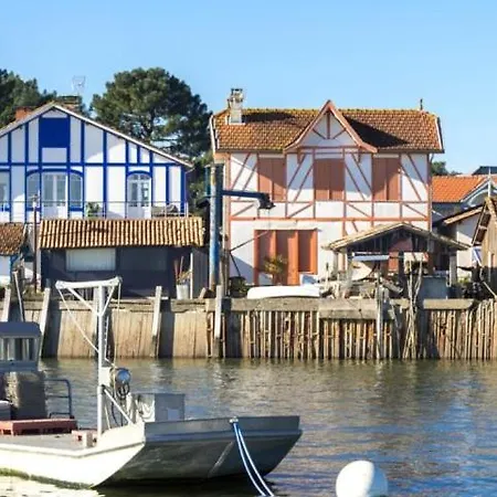 Les Cles Du Bassin Holiday home *